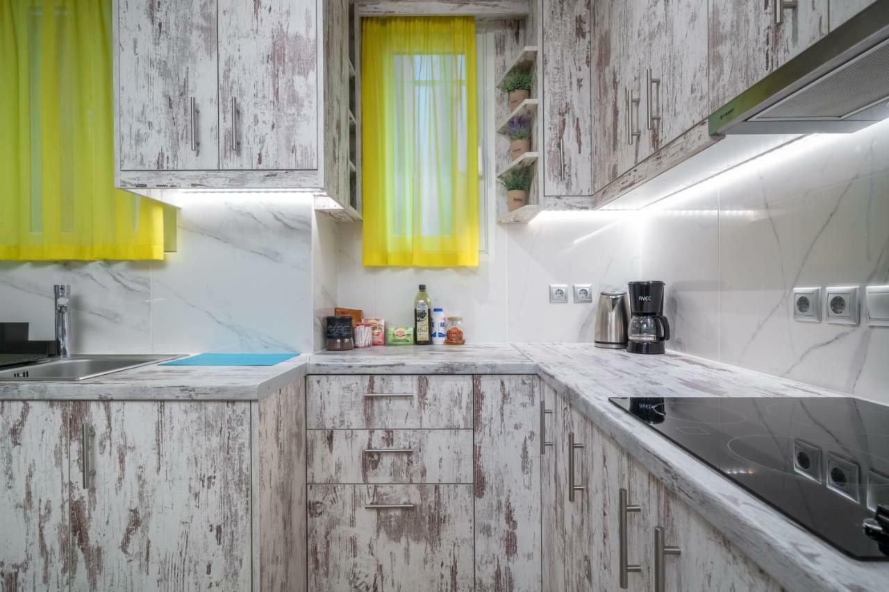 Modern & Stylish Apt At The Heart Of Athens Apartment Bagian luar foto